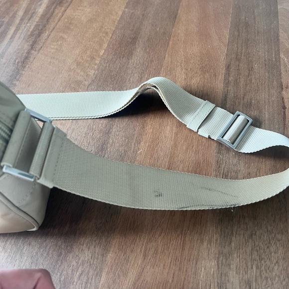 Prada Re-Nylon crossbody messenger bag - w/ receipt + authentication card - Picture 13 of 16